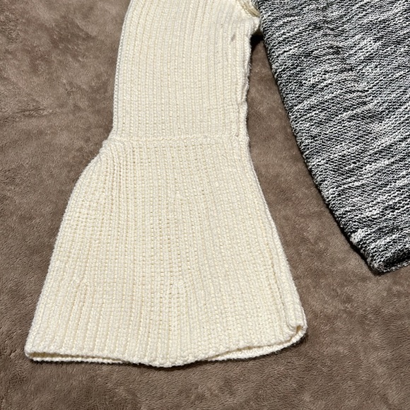 DOLAN Bell Sleeves Sweater - Picture 3 of 9